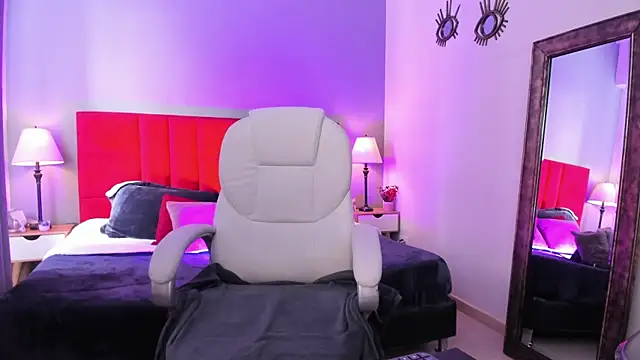  Nicoletteshea  online show from October 2025 08:27:02 PM