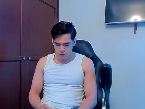 Lucian Gomez  online show from October 2025 06:16:02 PM