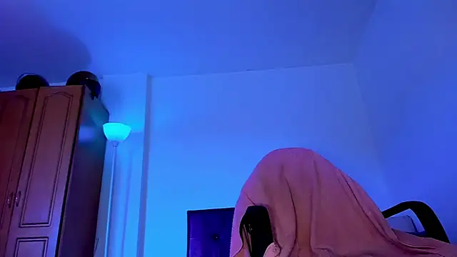 Snapshot of Eiden_allenx chatting on June 2026 08:37:02 PM Eiden allenx online show from June 2026 08:37:02 PM