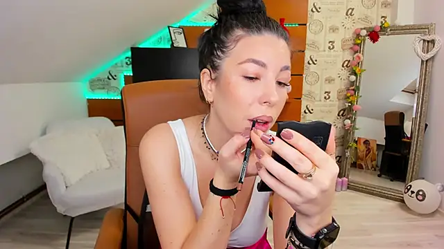 EmillyTaylor online show from November 2025 04:45:01 AM