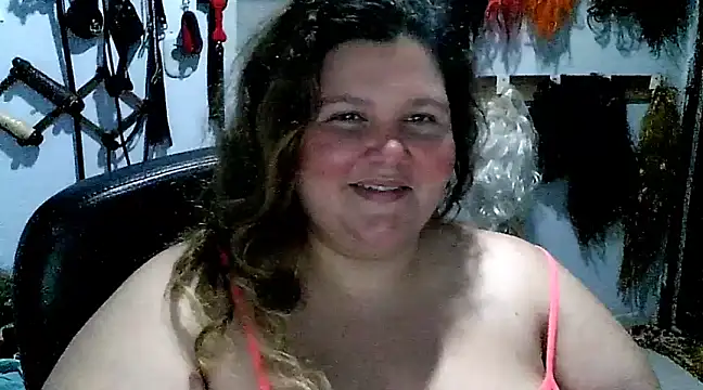 Snapshot of squirt322bbw chatting on February 2025 02:18:01 AM squirt322bbw online show from February 2025 02:18:01 AM