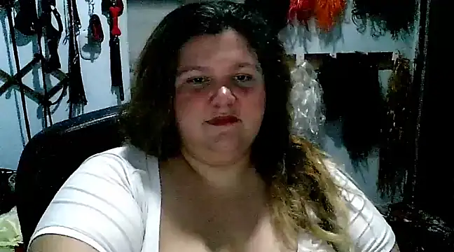 Snapshot of squirt322bbw chatting on February 2025 11:05:01 PM squirt322bbw online show from February 2025 11:05:01 PM