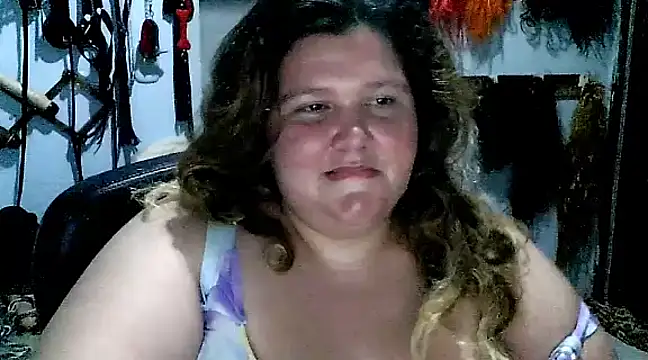 Snapshot of squirt322bbw chatting on February 2025 03:32:01 AM squirt322bbw online show from February 2025 03:32:01 AM