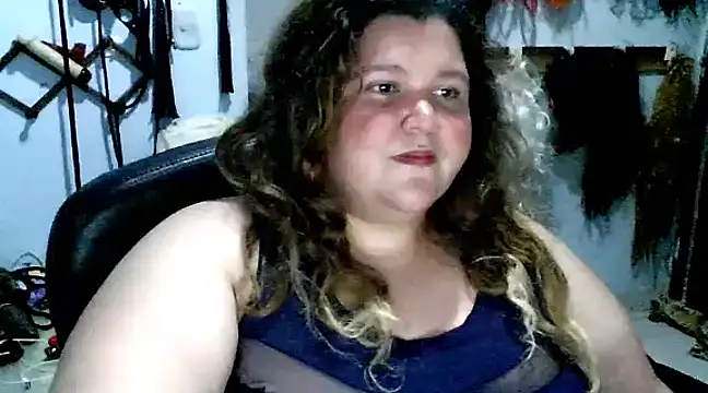 Snapshot of squirt322bbw chatting on March 2025 03:08:01 AM squirt322bbw online show from March 2025 03:08:01 AM