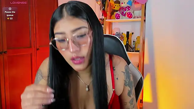 Snapshot of eymy-hadid chatting on September 2025 03:01:02 PM eymy-hadid online show from September 2025 03:01:02 PM