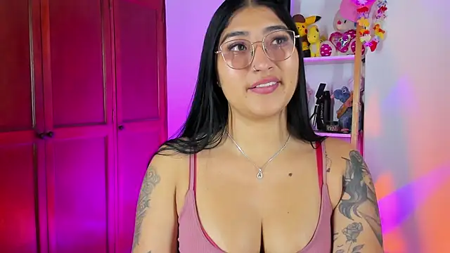 Snapshot of eymy-hadid chatting on October 2025 12:55:01 AM eymy-hadid online show from October 2025 12:55:01 AM