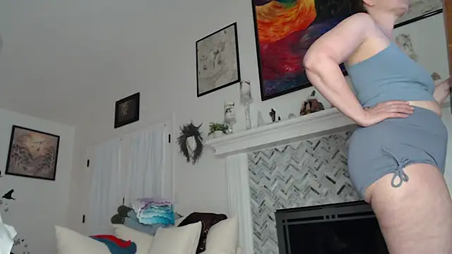 AuroraWillows online show from November 2025 12:27:02 PM