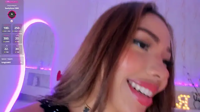 Snapshot of RachelMorgan01 chatting on January 2025 06:02:02 PM RachelMorgan01 online show from January 2025 06:02:02 PM