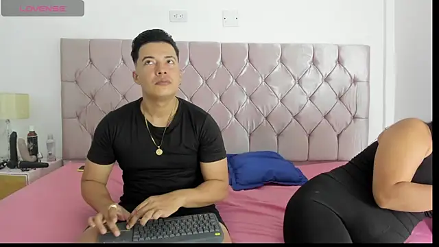 Snapshot of Harry_And_Girls chatting on March 2025 04:17:02 AM Harry And Girls online show from March 2025 04:17:02 AM