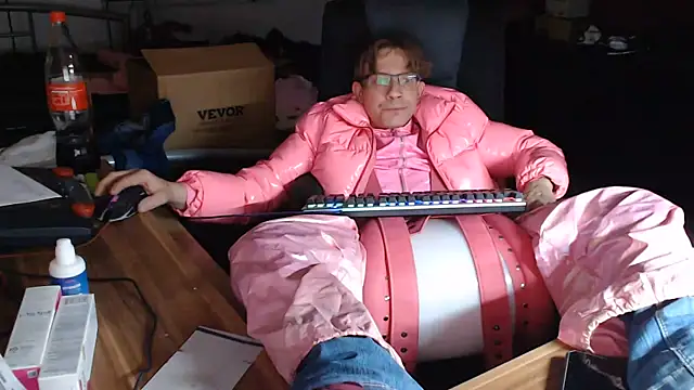 Fem-Boy40 online show from June 2026 12:36:02 AM