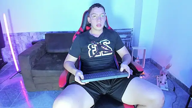 davinalhot online show from April 2026 08:15:01 AM