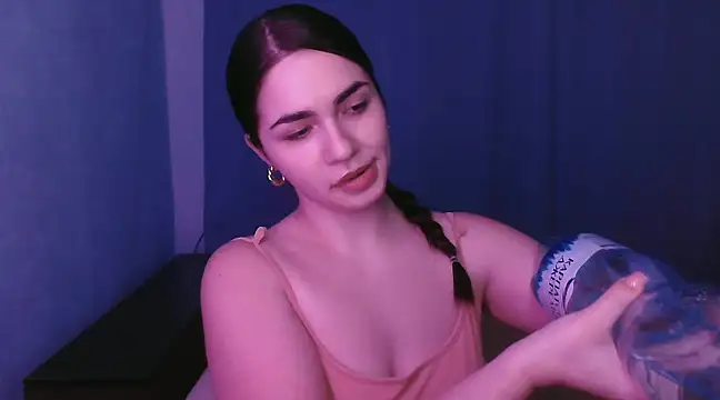Snapshot of HannahMeid chatting on January 2025 07:40:01 PM HannahMeid online show from January 2025 07:40:01 PM