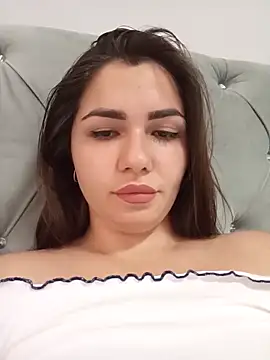 Snapshot of HannahMeid chatting on October 2025 10:04:01 AM HannahMeid online show from October 2025 10:04:01 AM
