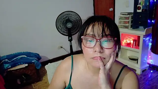 hottplay online show from January 2025 08:51:02 PM