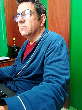 Snapshot of FernandoReuterG chatting on October 2025 01:55:02 PM FernandoReuterG online show from October 2025 01:55:02 PM