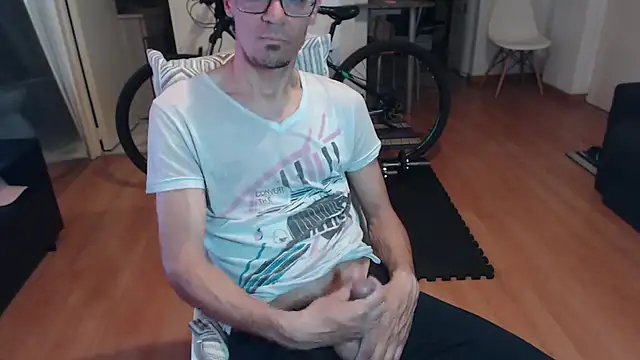 guachin hunk online show from September 2025 03:30:02 AM