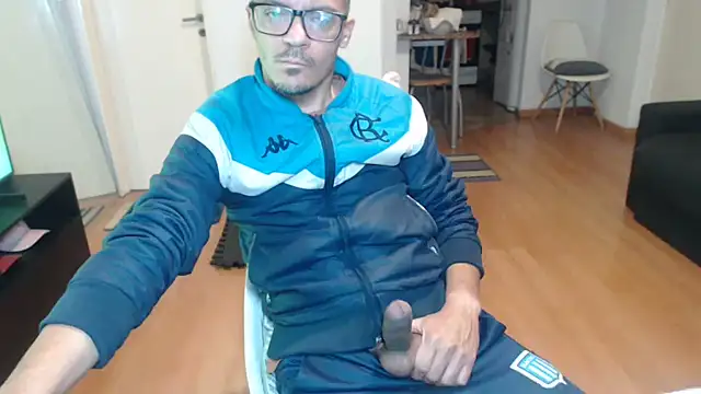 Snapshot of guachin_hunk chatting on June 2026 04:47:01 AM guachin hunk online show from June 2026 04:47:01 AM