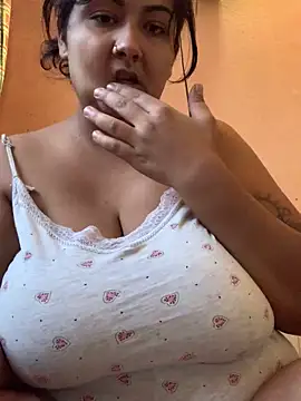 Madsion23 online show from December 2024 02:52:01 PM