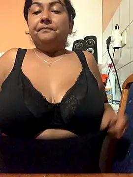 Madsion23 online show from September 2025 10:43:01 PM