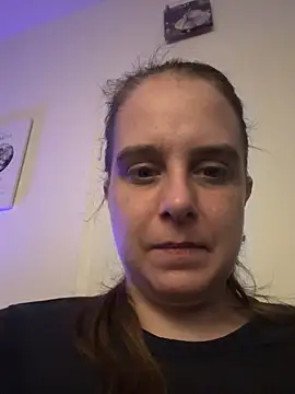 LadyChantale online show from April 2026 06:18:02 AM