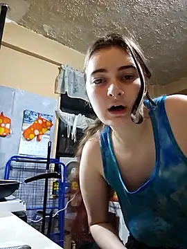 Snapshot of Snowbunnycake_131 chatting on October 2025 06:26:02 AM Snowbunnycake 131 online show from October 2025 06:26:02 AM