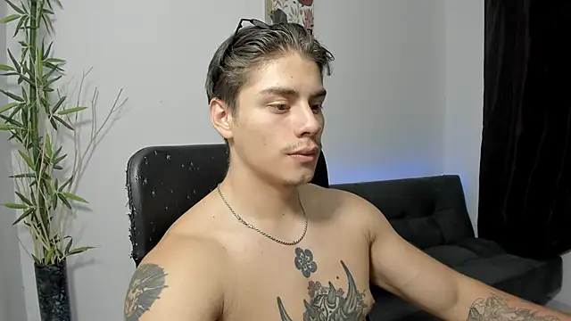 Giordano Russo online show from December 2024 06:34:01 AM