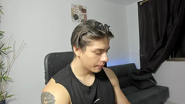 Giordano Russo online show from December 2024 07:49:02 PM