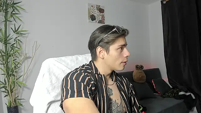 Giordano Russo online show from January 2025 01:53:02 AM