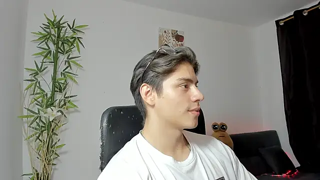 Giordano Russo online show from January 2025 02:22:02 AM