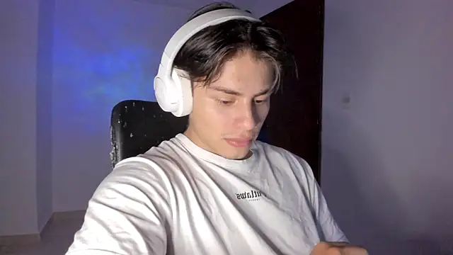 Giordano Russo online show from September 2025 02:48:02 AM