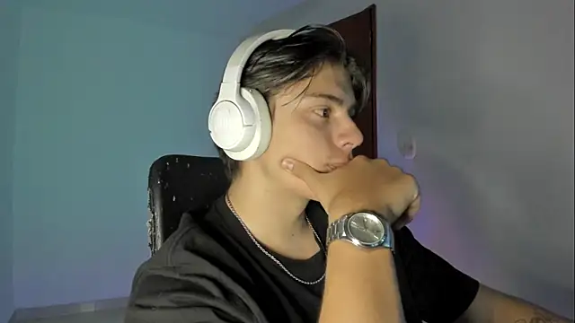 Giordano Russo online show from October 2025 11:16:01 PM