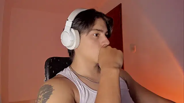 Giordano Russo online show from December 2025 02:05:02 AM