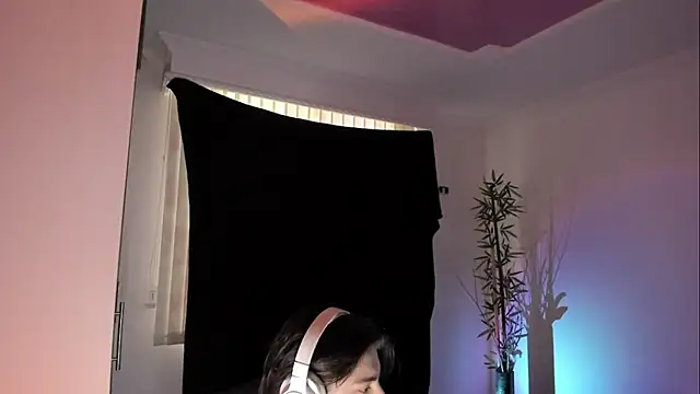 Giordano Russo online show from April 2026 09:02:02 PM