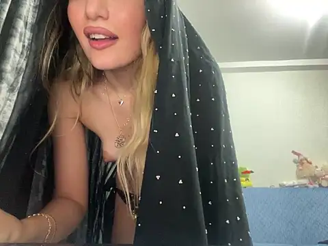 GumusGuray online show from December 2024 01:45:01 AM