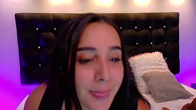 ValenScott1 online show from February 2025 04:24:01 PM