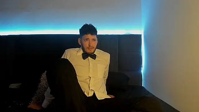 alejandro  2 online show from September 2025 03:23:01 PM