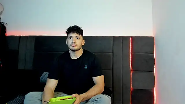 alejandro  2 online show from January 2026 07:11:01 PM