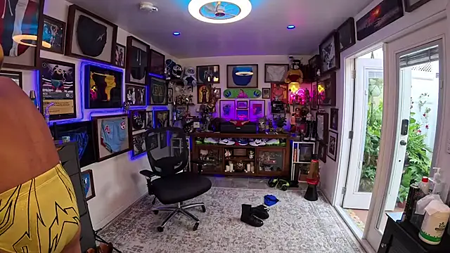 Briefs bud online show from September 2025 03:56:01 PM