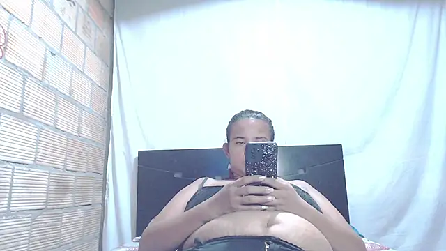 Snapshot of isabella_dirty69 chatting on March 2025 06:03:02 AM isabella dirty69 online show from March 2025 06:03:02 AM