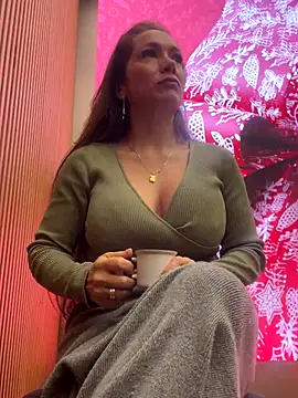 angelitasexy81 online show from December 2025 06:01:02 PM