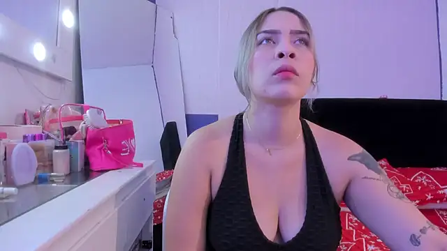 Byanca Winklar online show from December 2024 05:43:02 PM