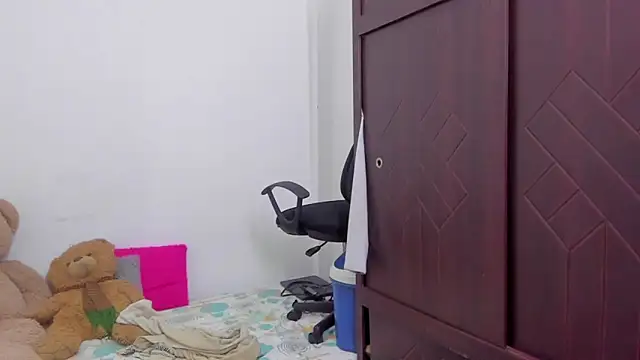 Emma lean online show from October 2025 11:58:01 AM