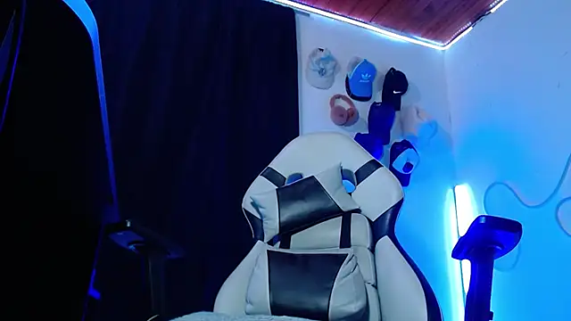 Snapshot of sebastian_horny chatting on December 2025 05:01:02 AM sebastian horny online show from December 2025 05:01:02 AM