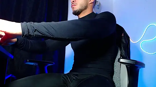 Snapshot of sebastian_horny chatting on February 2026 06:29:02 AM sebastian horny online show from February 2026 06:29:02 AM