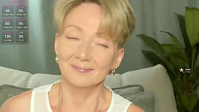 AkexandraFix online show from May 2026 02:01:01 PM
