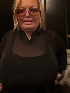 Lisavontease online show from March 2026 10:02:01 PM