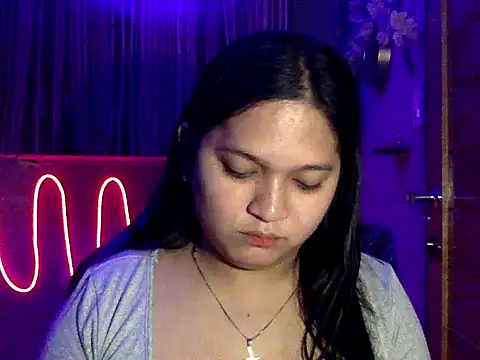 EmpressYna online show from October 2025 11:00:02 AM