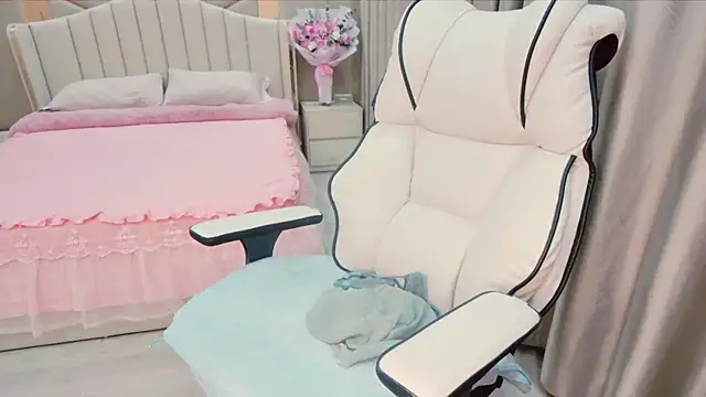 Snapshot of Girl__Funny chatting on January 2025 02:24:02 PM Girl Funny online show from January 2025 02:24:02 PM