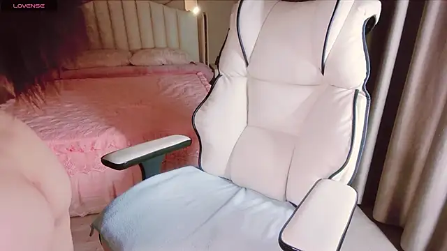 Snapshot of Girl__Funny chatting on January 2025 04:13:02 PM Girl Funny online show from January 2025 04:13:02 PM