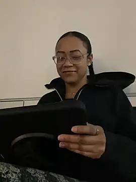 RylHoneyy online show from February 2026 02:05:01 PM